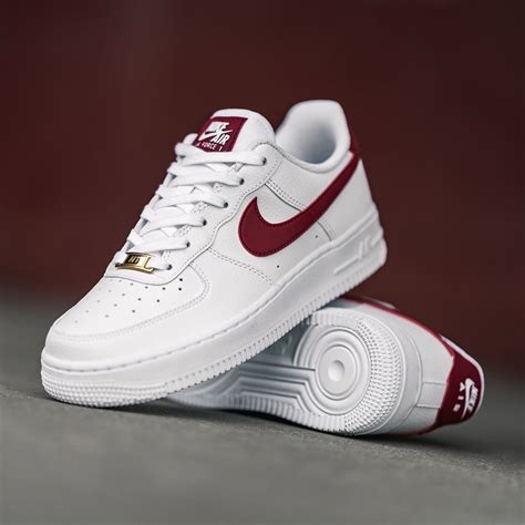 rot weiße nike air force|weiße schuhe air force 1.